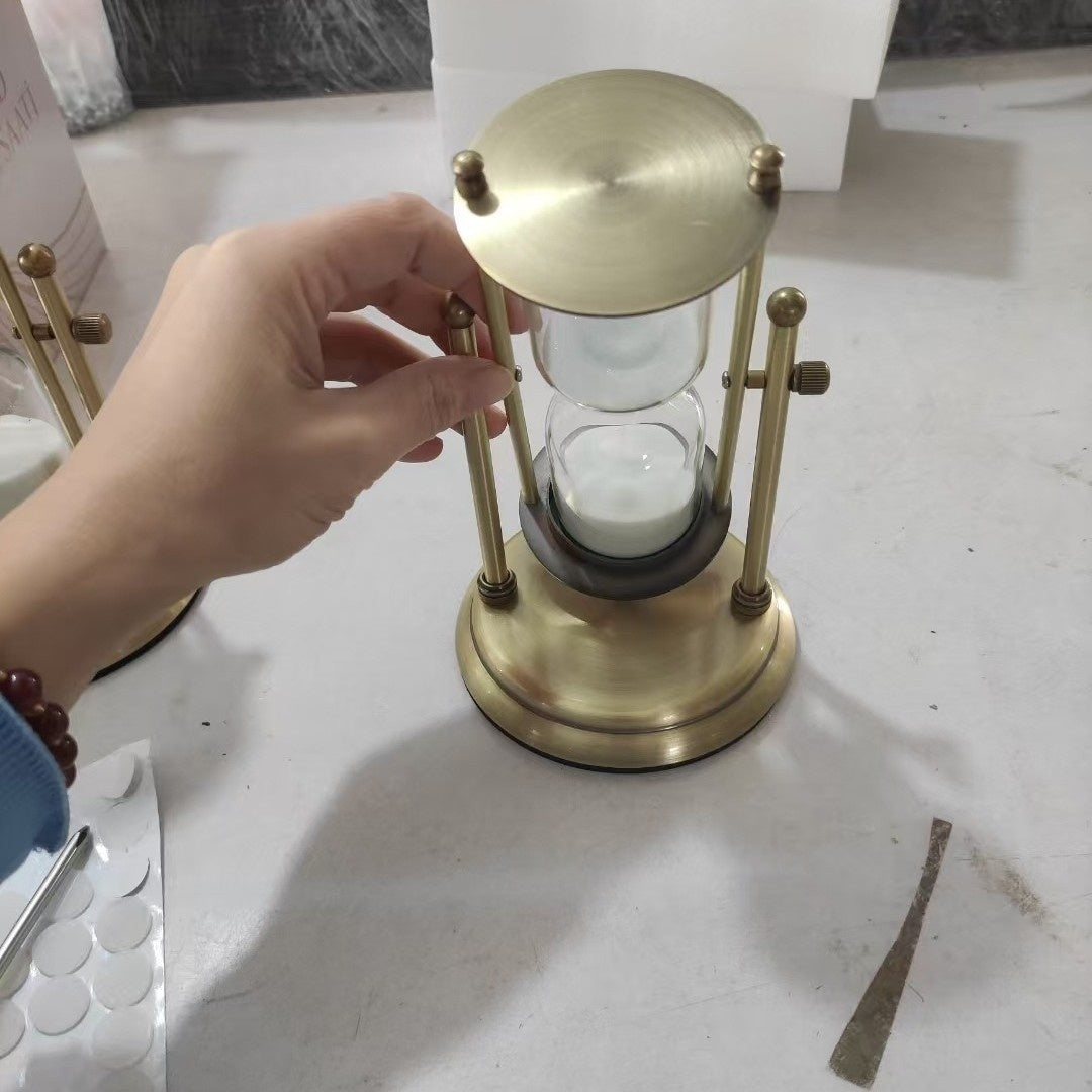 Creative Rotating Hourglass Timer – 15-Minute Metal & Wood Decorative Sand Clock for Desk, Study Room, or Gift Giving