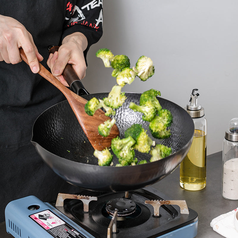 Premium High-Purity Cast Iron Pan with Wooden Handle & Lid – Non-Stick, Induction Compatible, Heat-Resistant Cooking Pan (40x32x10 cm)